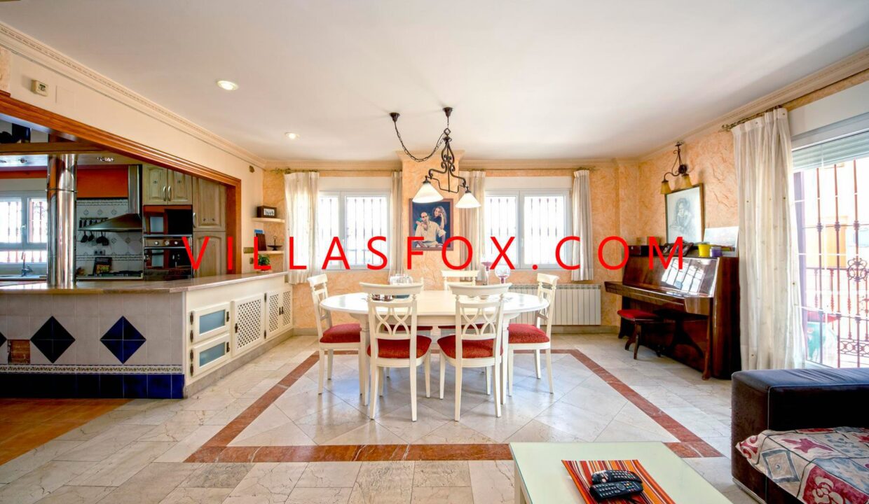 3_San_Miguel_de_Salinas_Townhouse_in_Town_centre_by_Villas_Fox_best_estate_agents_61102e89070fb