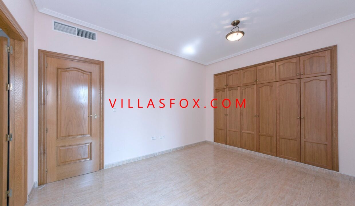 43_San_Miguel_de_Salinas_Townhouse_in_Town_centre_by_Villas_Fox_best_estate_agents_6110329b7c34e
