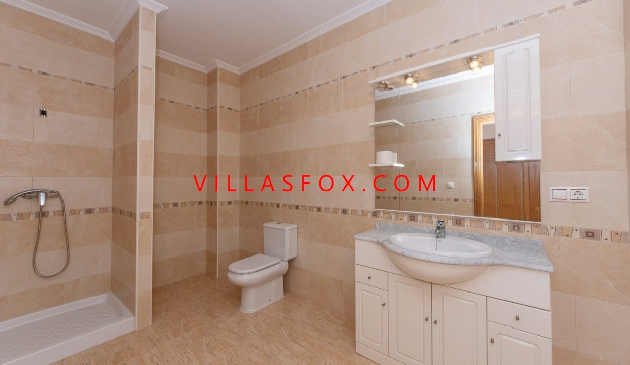 47_San_Miguel_de_Salinas_Townhouse_in_Town_centre_by_Villas_Fox_best_estate_agents_6110329c1e3bc