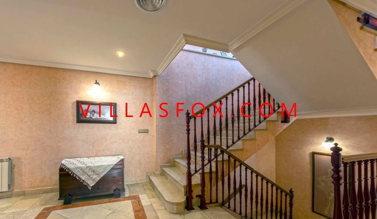 5_San_Miguel_de_Salinas_Townhouse_in_Town_centre_by_Villas_Fox_best_estate_agents_61102e930f4e5