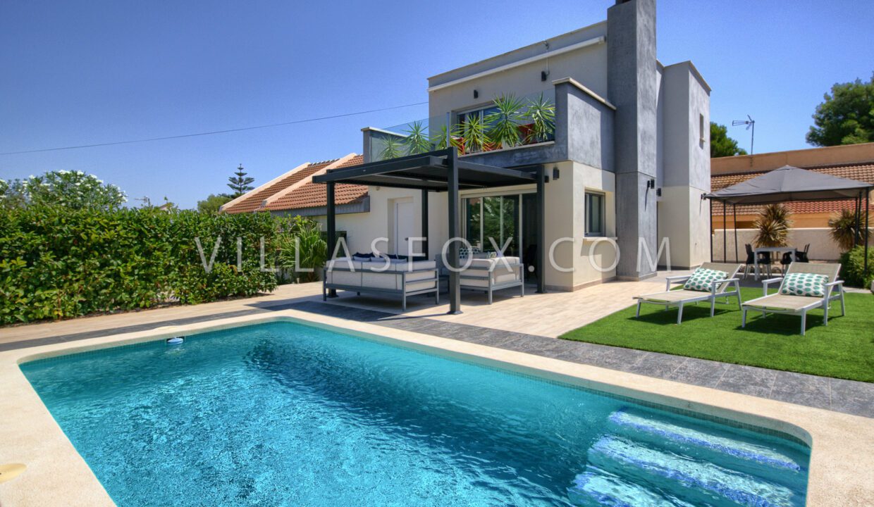 765_villasmaria_luxury_villa_with_pool_for_sale_las_comunicaciones_san_miguel_de_salinas-26