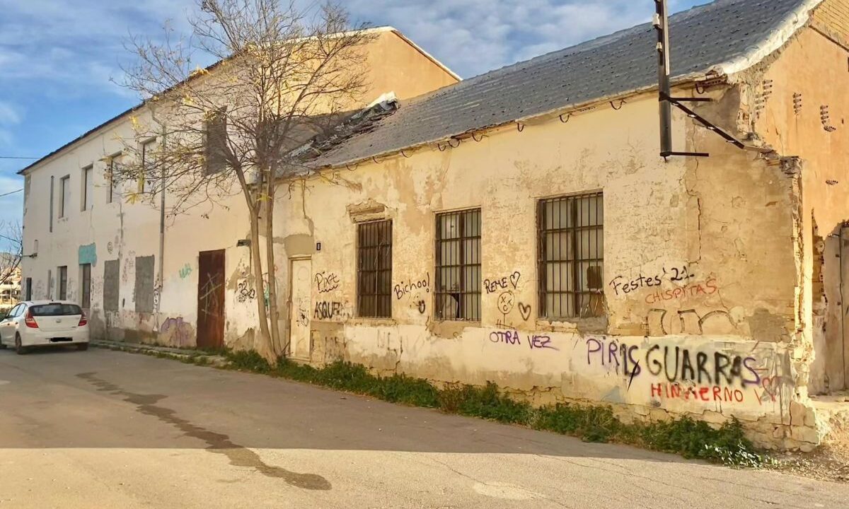 818841139_1