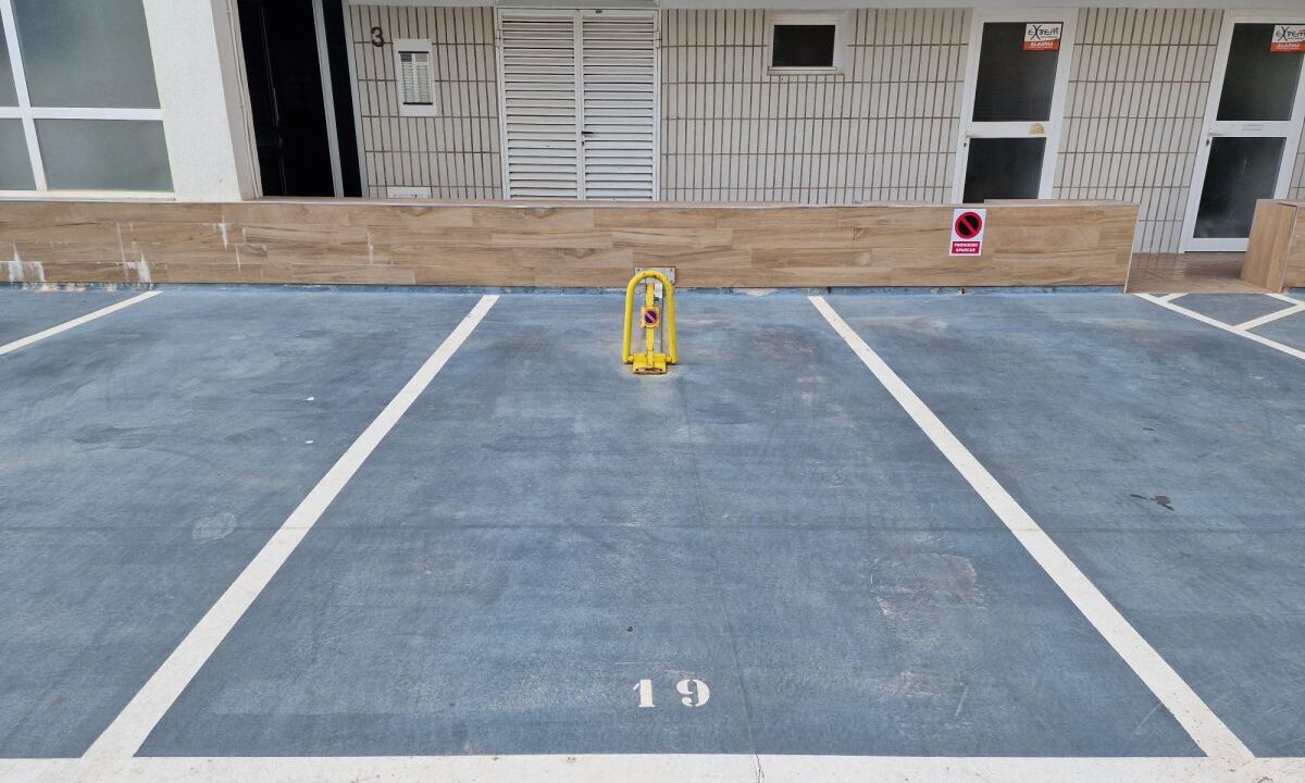 8190511676_28