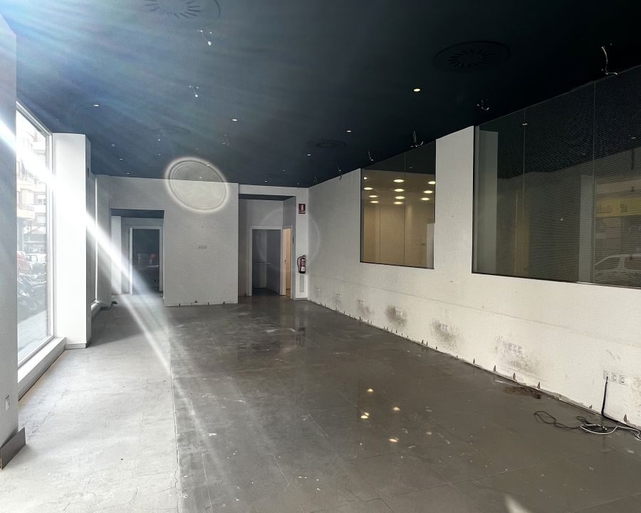8193811795_4