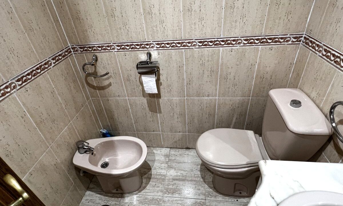 819381184500_23