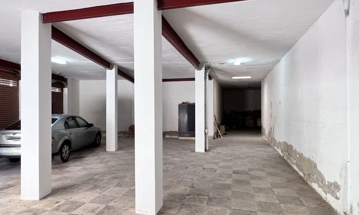 8193811854_3