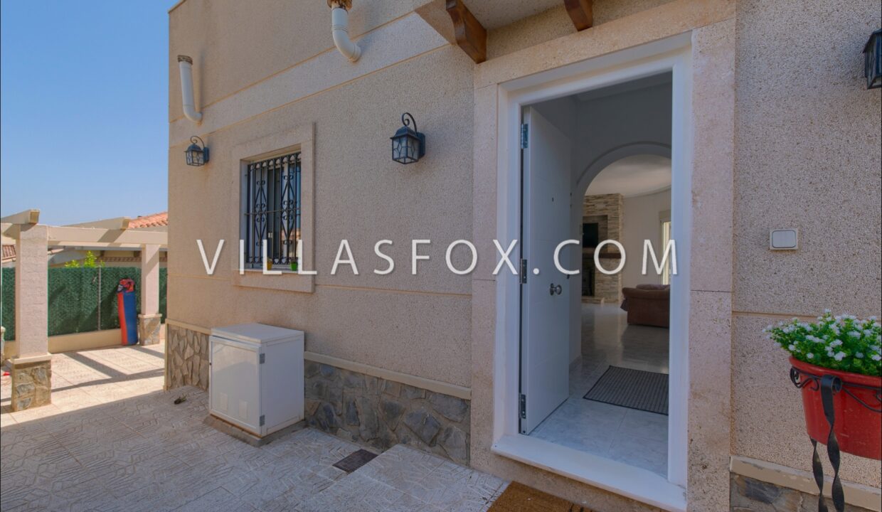 978_villasmaria_villa_for_sale_comunicaciones_san_miguel_de_salinas-18