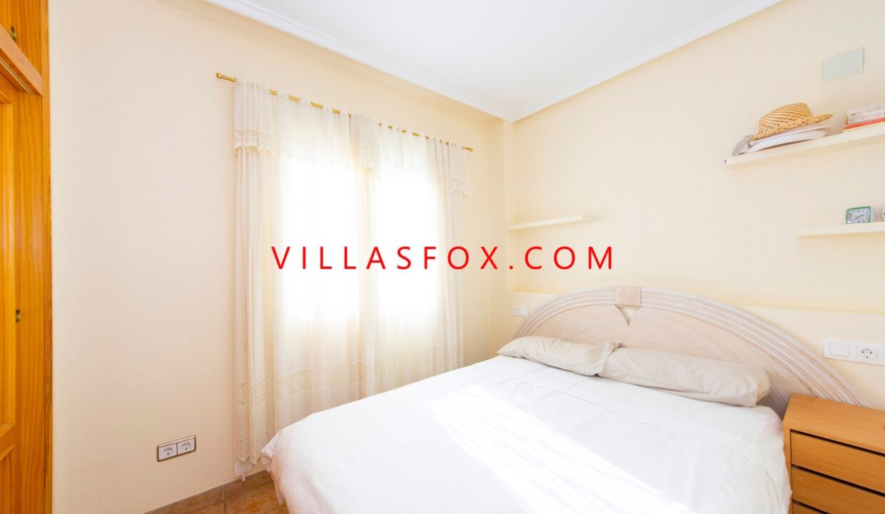9_San_Miguel_de_Salinas_Detached_Villa_in_Lakeview_Mansions_by_Villas_Fox_best_estate_agents_610ff4c1e6e10