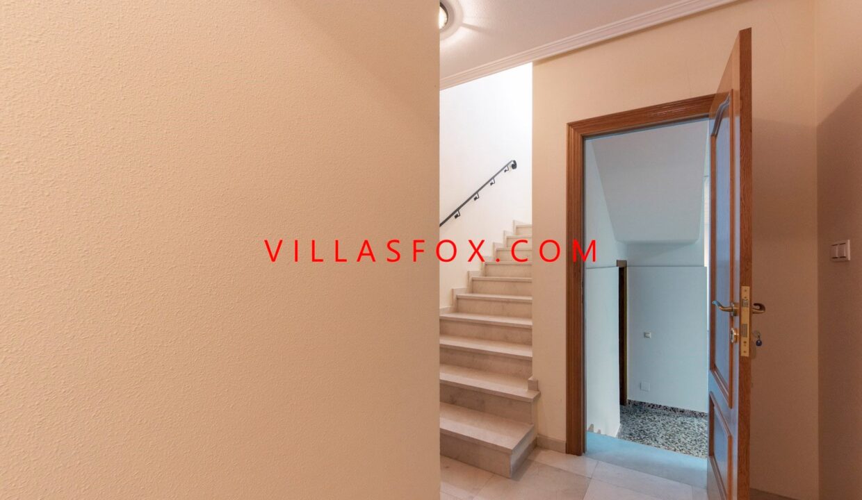 9_San_Miguel_de_Salinas_Townhouse_in_Town_centre_by_Villas_Fox_best_estate_agents_61103283170c1