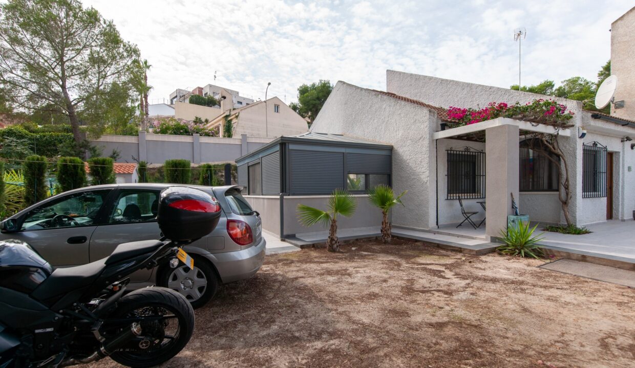 DSC024896171bc9995454