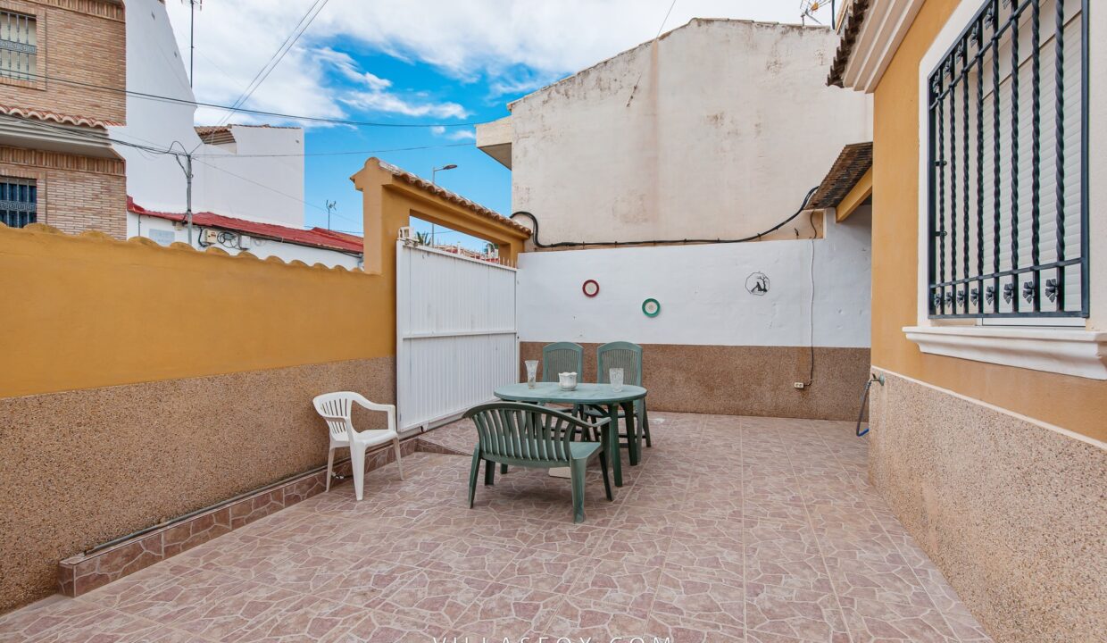 DSC04231618679b8b13f9