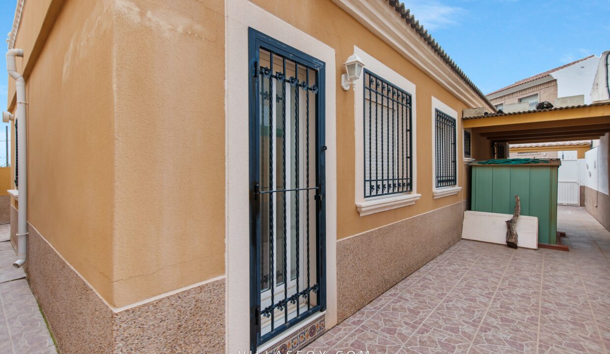 DSC04240618679b7ddbf2