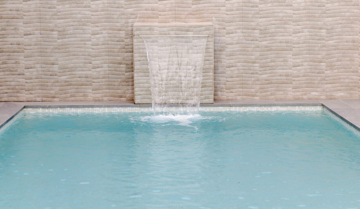 _DSC20306044fe8116c41