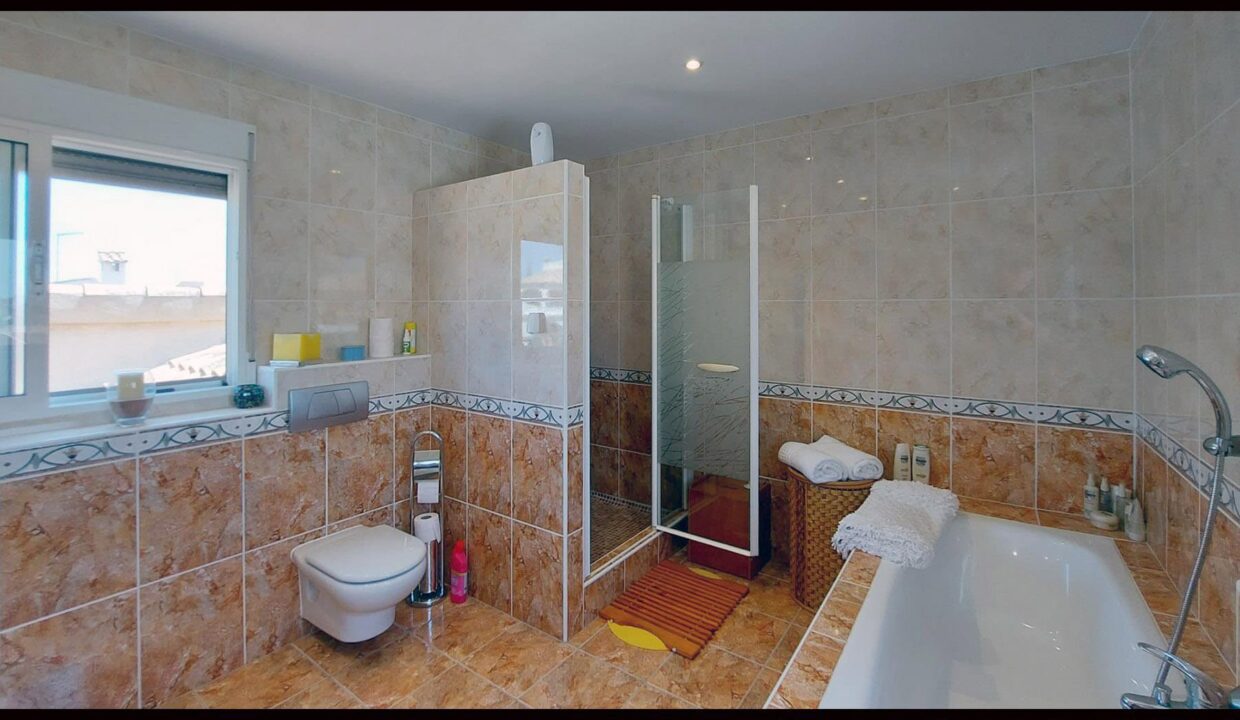 La_Marina_luxury_villa_for_sale_with_guest_apartment_by_Villas_Fox_902ecb3a-8aa6-443d-b8c3-c6dcdd8cb3d2613cd4d88a5f4