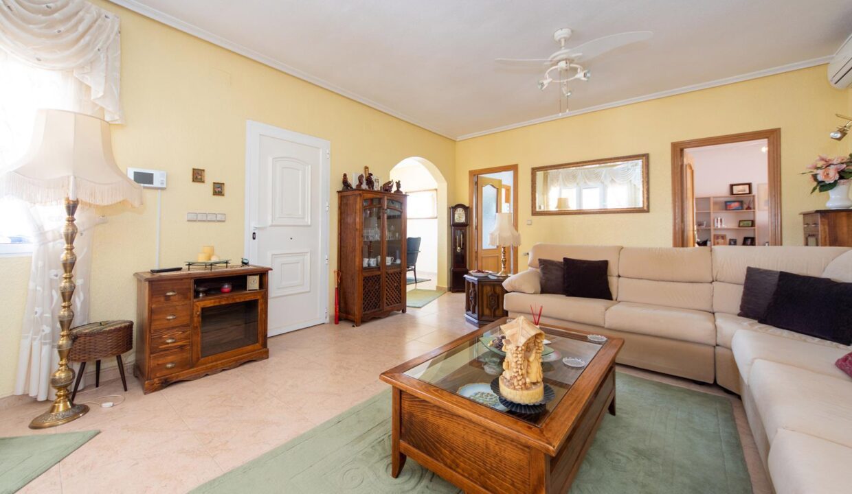 La_Marina_luxury_villa_for_sale_with_guest_apartment_by_Villas_Fox_DSC00397613cd4da734d4