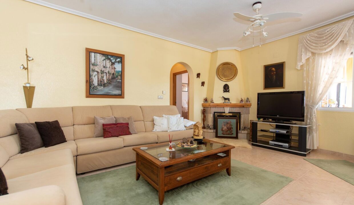 La_Marina_luxury_villa_for_sale_with_guest_apartment_by_Villas_Fox_DSC00407613cd4dbe1546