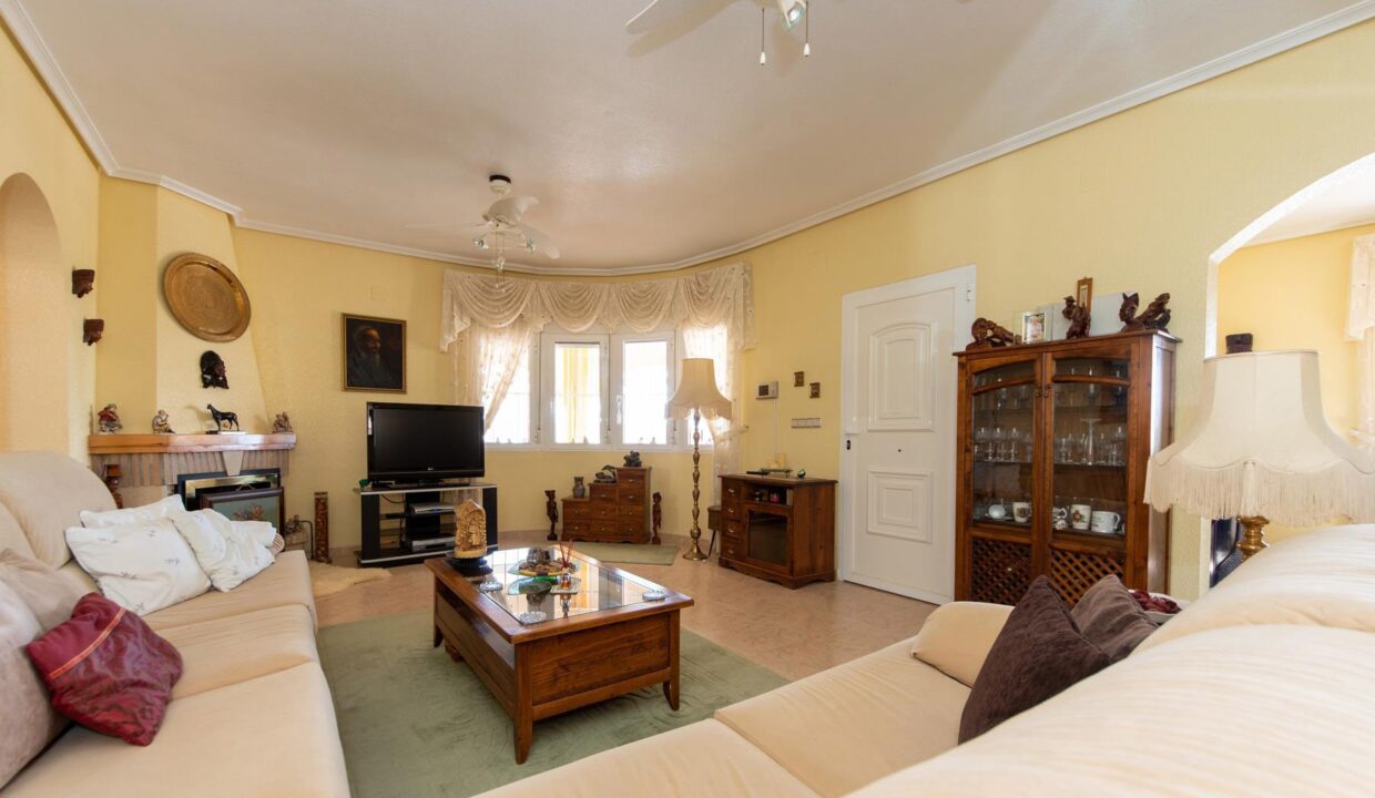 La_Marina_luxury_villa_for_sale_with_guest_apartment_by_Villas_Fox_DSC00409613cd4dc5e036