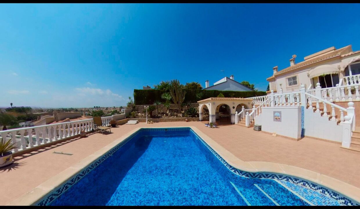 La_Marina_luxury_villa_for_sale_with_guest_apartment_by_Villas_Fox_VID_20210903_130101_00_059_1_2021-09-11_17-51-31_screenshot613cd4df7caf4