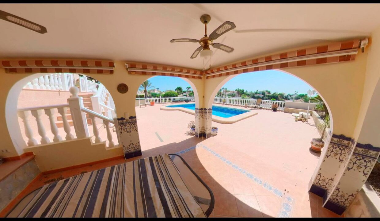 La_Marina_luxury_villa_for_sale_with_guest_apartment_by_Villas_Fox_VID_20210903_130101_00_059_1_2021-09-11_17-52-14_screenshot613cd4df5b138