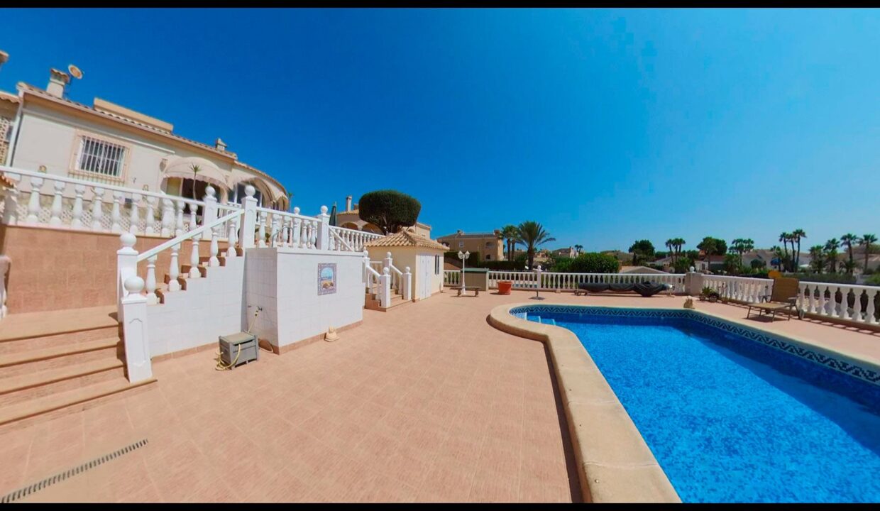 La_Marina_luxury_villa_for_sale_with_guest_apartment_by_Villas_Fox_VID_20210903_130101_00_059_1_2021-09-11_17-52-48_screenshot613cd4df94d25