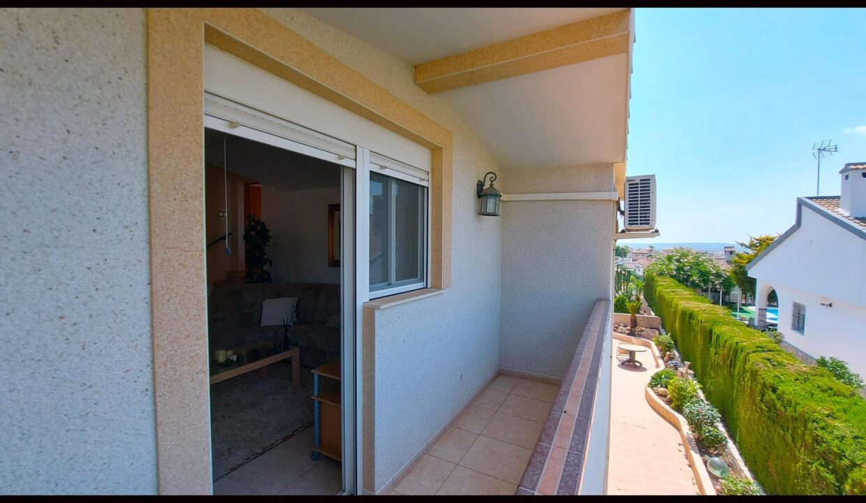 La_Marina_luxury_villa_for_sale_with_guest_apartment_by_Villas_Fox_a9f6bc33-72ec-4f3c-93e2-a63af0bcb81e613cd4d981d42