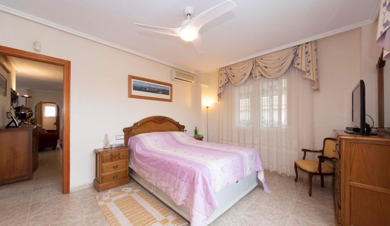 Lakeview_Mansions_large_villa_for_sale_San_Miguel_de_Salinas_DSC00021612a73b4481b7