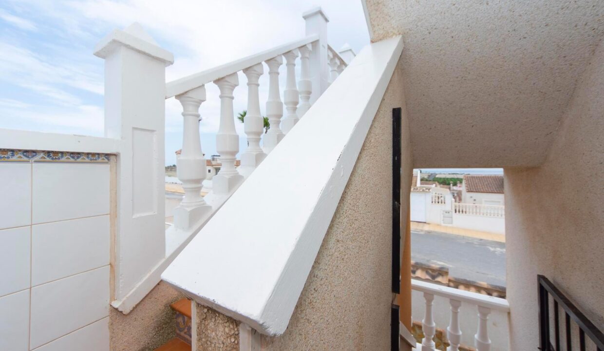 Lakeview_Mansions_large_villa_for_sale_San_Miguel_de_Salinas_DSC00038612a73b5e2411