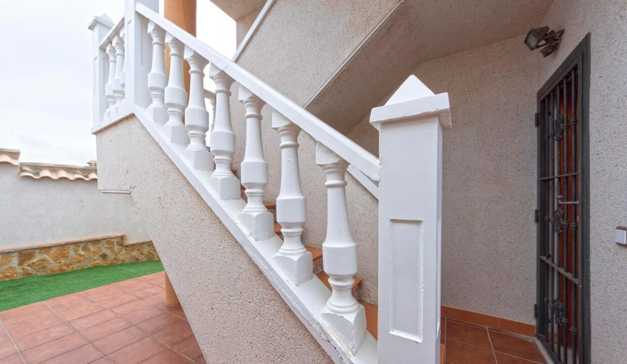 Lakeview_Mansions_large_villa_for_sale_San_Miguel_de_Salinas_DSC00049612a73b6a5088