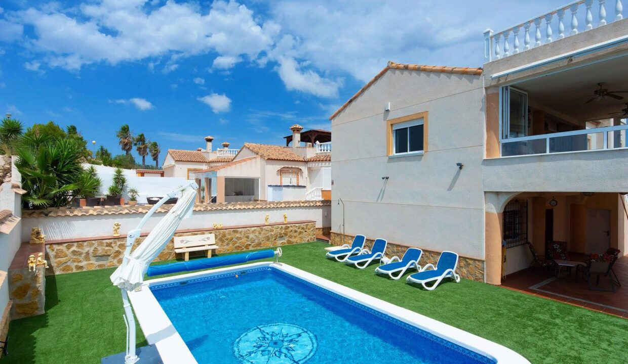 Lakeview_Mansions_large_villa_for_sale_San_Miguel_de_Salinas_DSC00087-1800_by_GP612a73b81adcb