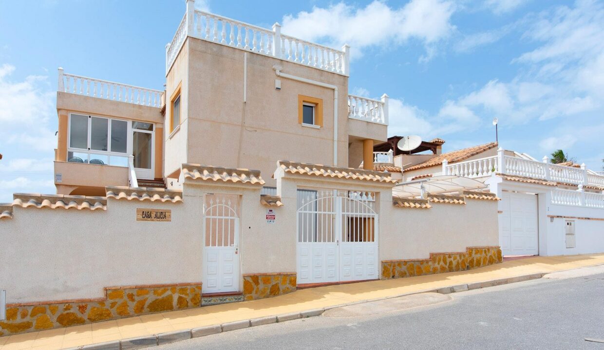 Lakeview_Mansions_large_villa_for_sale_San_Miguel_de_Salinas_DSC00105612a73b997417