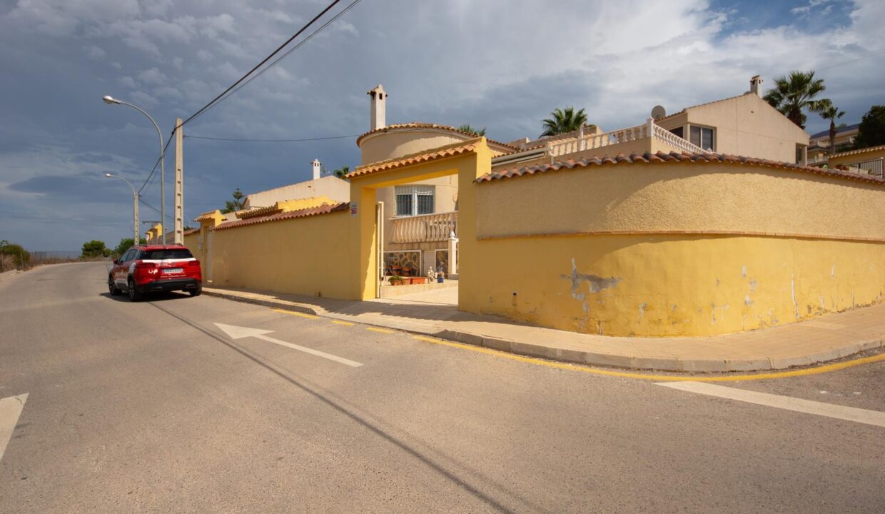 San_Miguel_de_Salinas_villa_for_sale_Las_Comunicaciones_DSC046376145bfd37c3f9