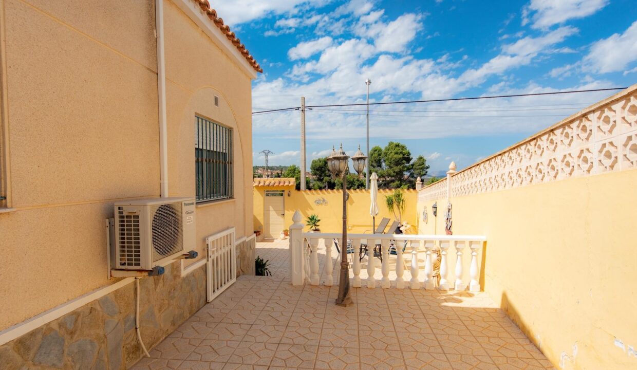 San_Miguel_de_Salinas_villa_for_sale_Las_Comunicaciones_DSC046496146fff491cc8