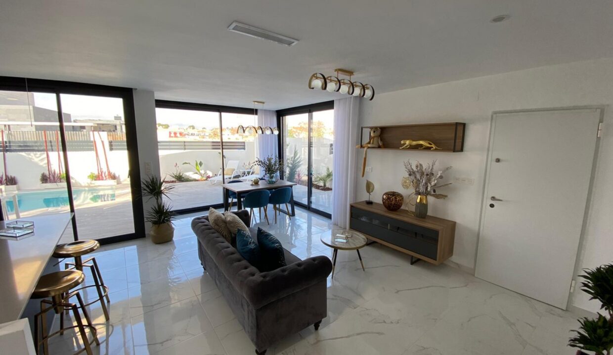 WhatsApp_Image_2020-12-18_at_13.12.495fdca0635f059