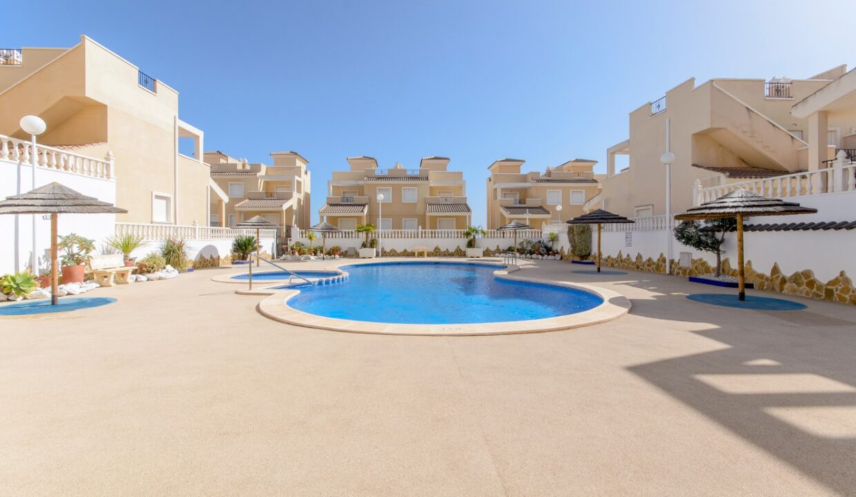 PISCINA3