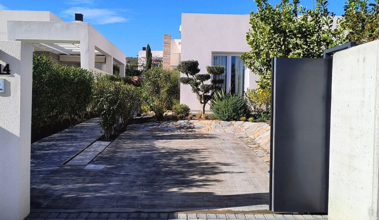 La Finca Golf Turnkey Living_1