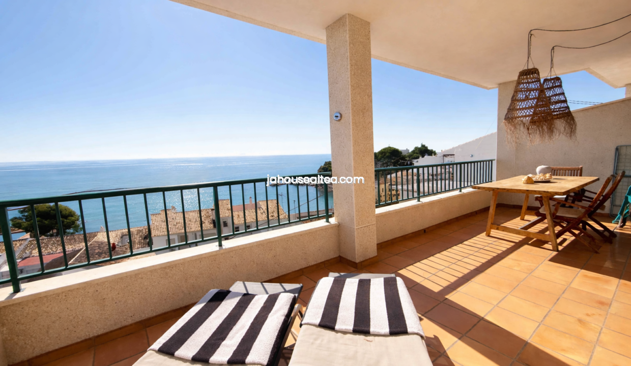 terraza-con-vistas-al-mar-mediterraneo